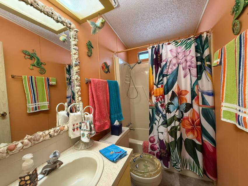 10 Moss Ct a Palmetto, FL Mobile or Manufactured Home for Sale